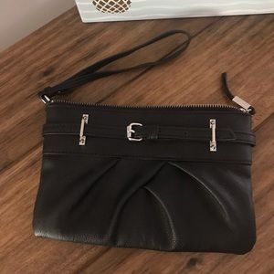 Simply Vera Vera Wang Wristlet in black.
